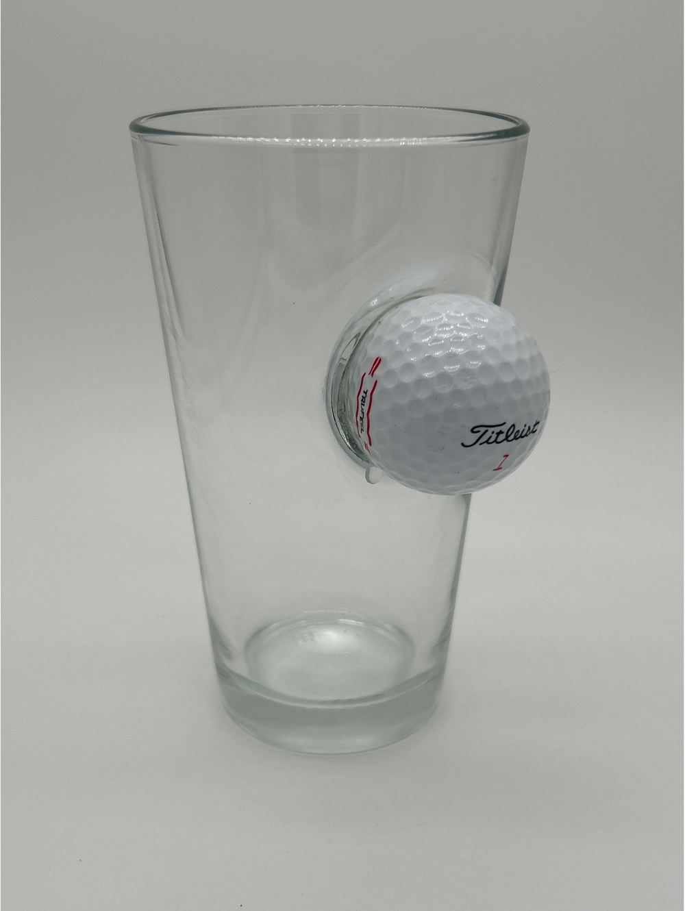 Titleist Golf Ball embedded 16oz Pint Glass